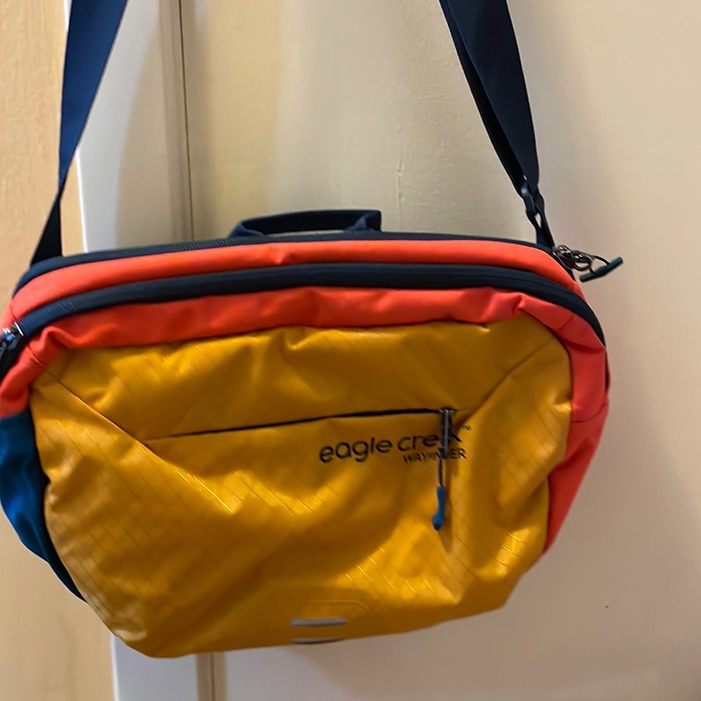 Eagle Creek Wayfinder, NWOT soft computer/iPad protection pocket